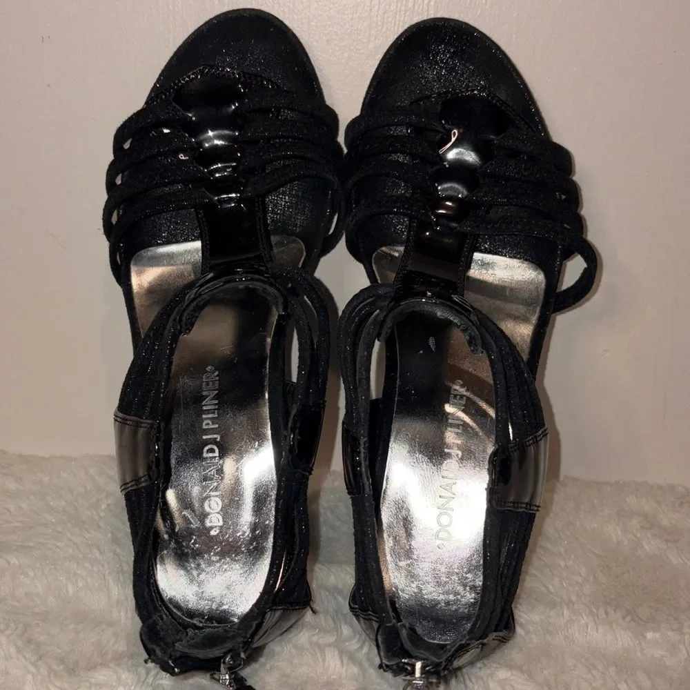 Donald J. Pliner- Ginnie Black Metallic Strappy Wedges Back Zipper- Size 5.5